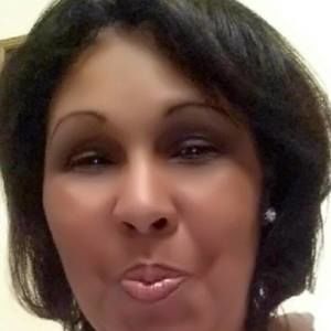 Meet your Posher, Leonor